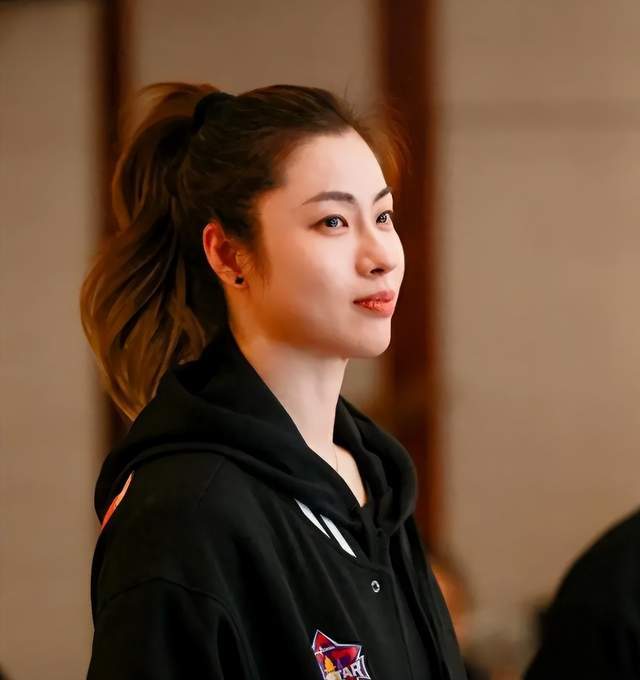 爆冷掀翻卫冕冠军!年轻主帅又美又能打,或取代宫鲁鸣接手国家队