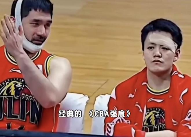 吉林主场播放致敬姜宇星视频，球员泪洒球场